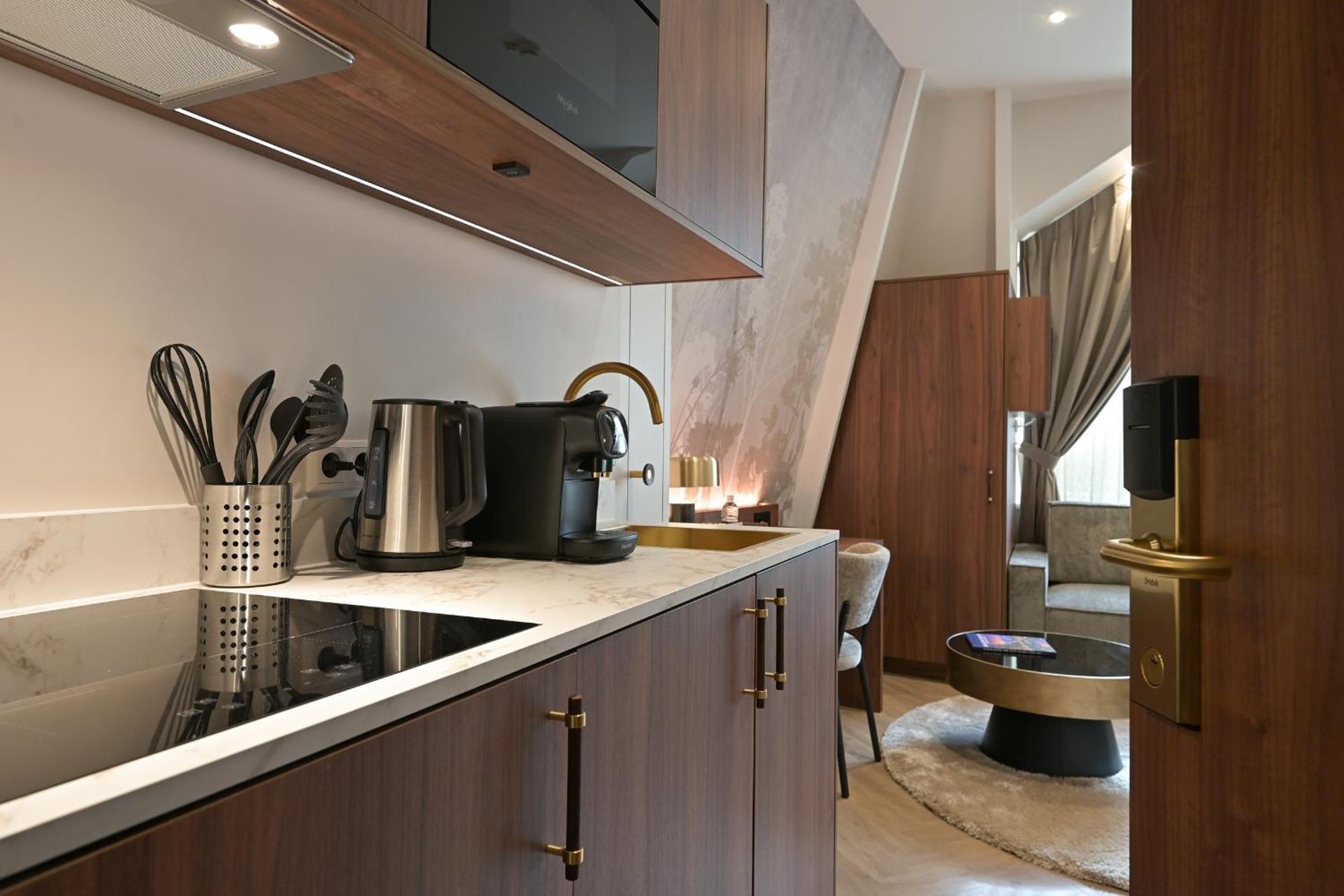 Novallure Downtown - Short Stay Apartments Гаага Екстер'єр фото