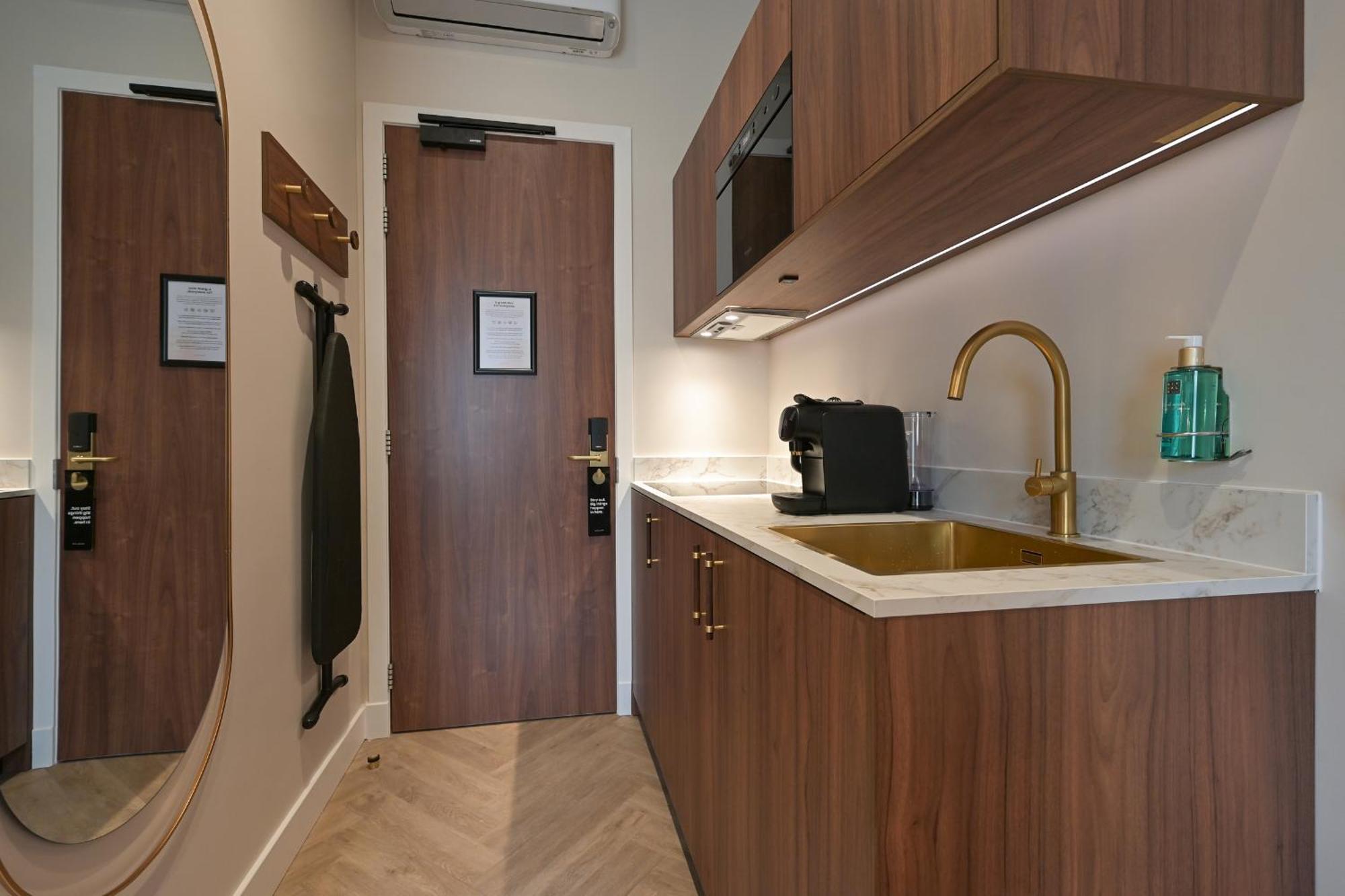 Novallure Downtown - Short Stay Apartments Гаага Екстер'єр фото